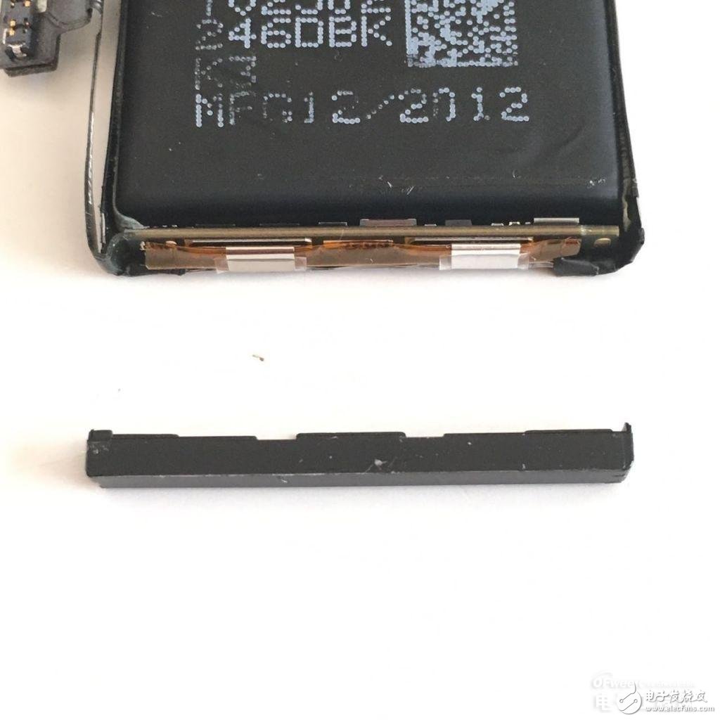 iPhone 5/6 電池拆解過(guò)程詳解