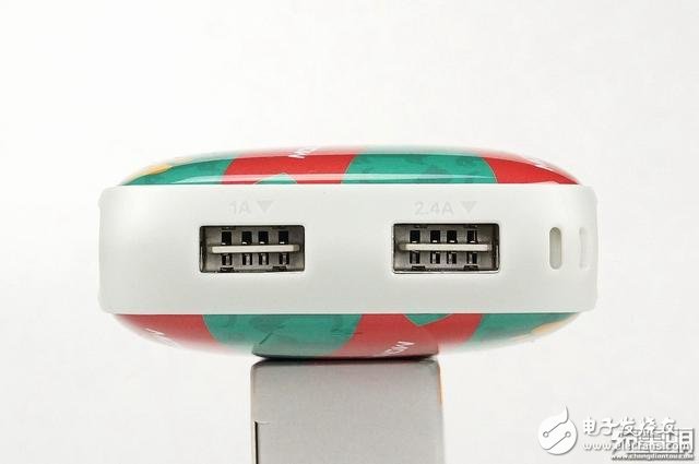 犬年呆萌來襲，摩米士秋田犬MOMAX IP61 9000mAh移動電源開箱拆解
