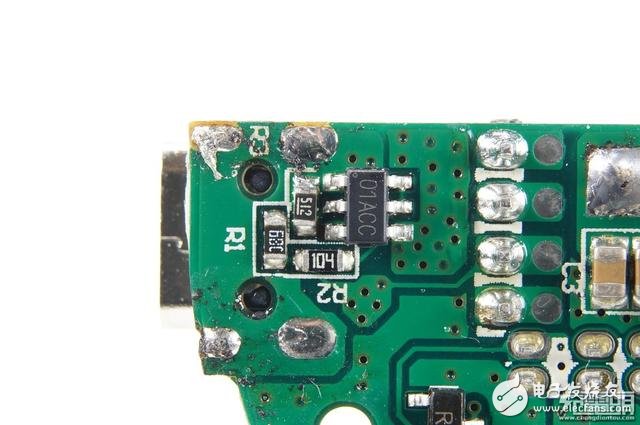 犬年呆萌來襲，摩米士秋田犬MOMAX IP61 9000mAh移動電源開箱拆解