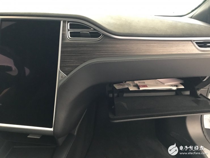 特斯拉Autopilot2.0計(jì)算單元全拆解，英偉達(dá)PX 2到底長(zhǎng)什么樣？
