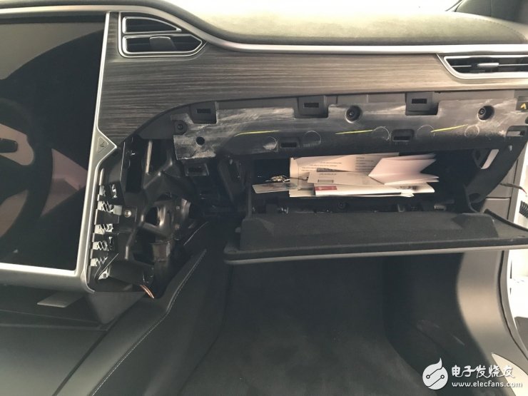 特斯拉Autopilot2.0計(jì)算單元全拆解，英偉達(dá)PX 2到底長(zhǎng)什么樣？